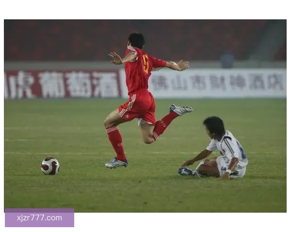 比朔夫训练中屡次错失射门机会今日终于在比赛中成功实现